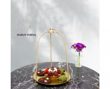 Büyük kulp'lu pirinç tepsi