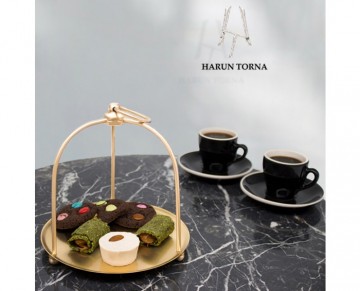 Küçük kulp'lu pirinç tepsi